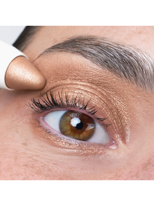 Meme sombra de ojos color dorado 3.5g